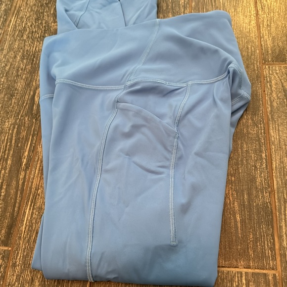 Lululemon align with pockets - Picture 4 of 4